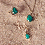 Malachite Pebble Pendant 9k Gold