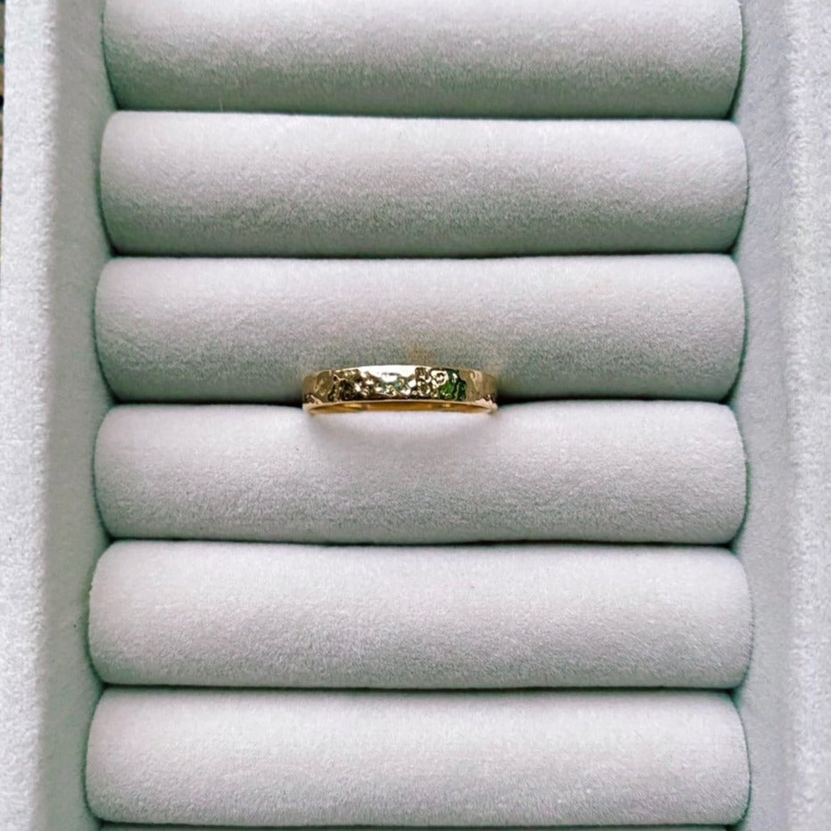 Hammered Band Ring 9k Gold in ring box