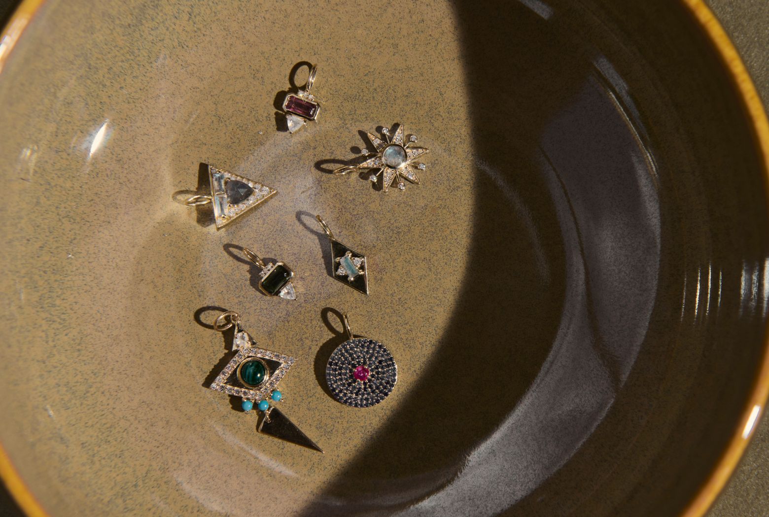 solid gold pendant jewellery