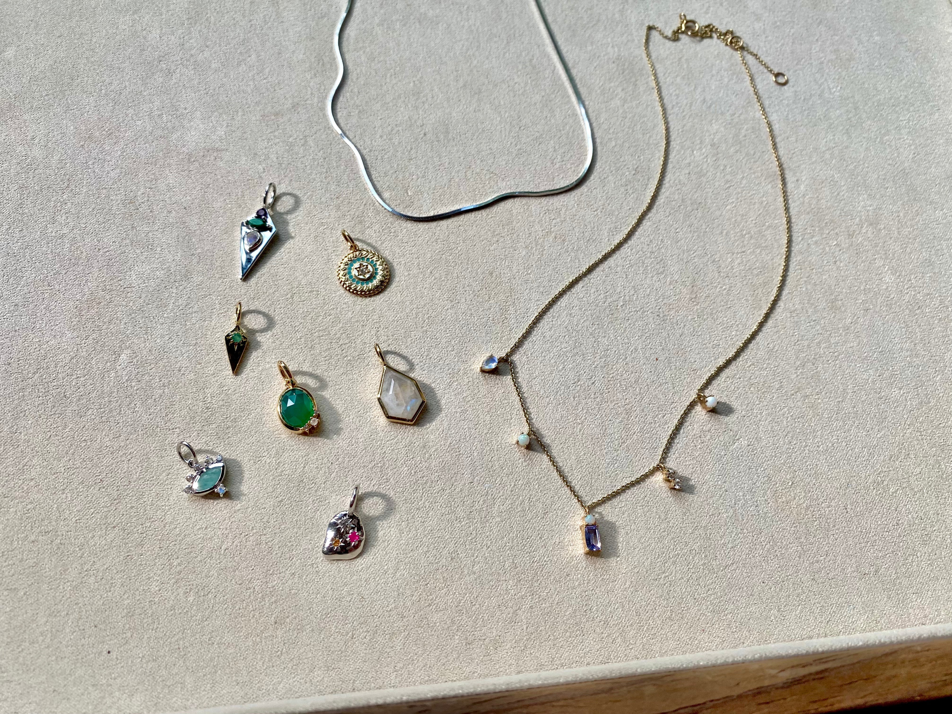 Sample Sale Necklaces, Pendants & Chains