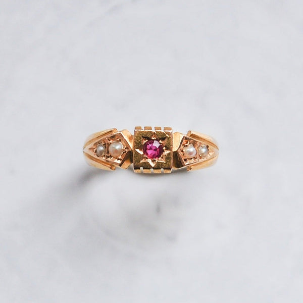 18kt Gold Ruby & Pearl Gypsy Vintage Ring