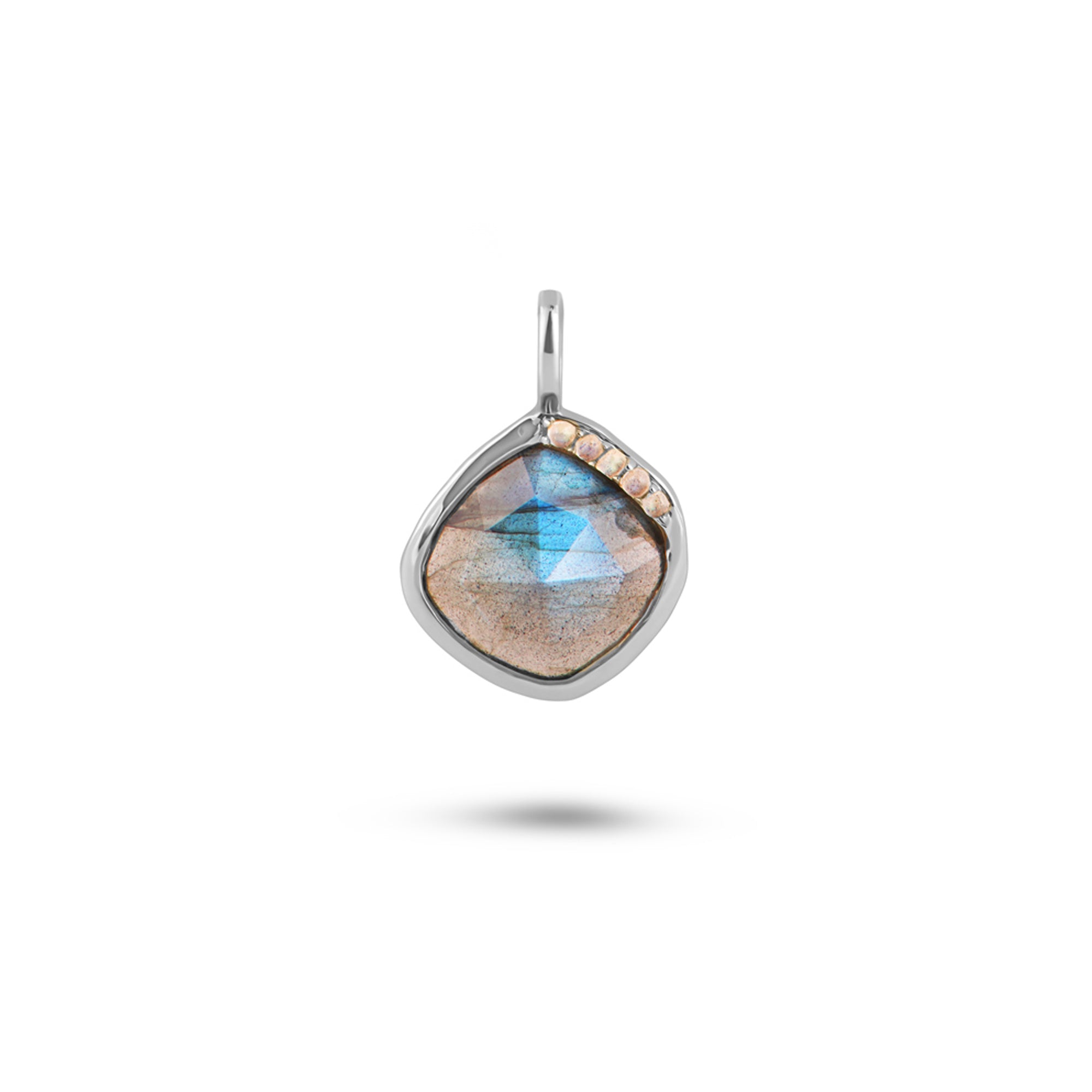 Grecian pendant labradorite in silver
