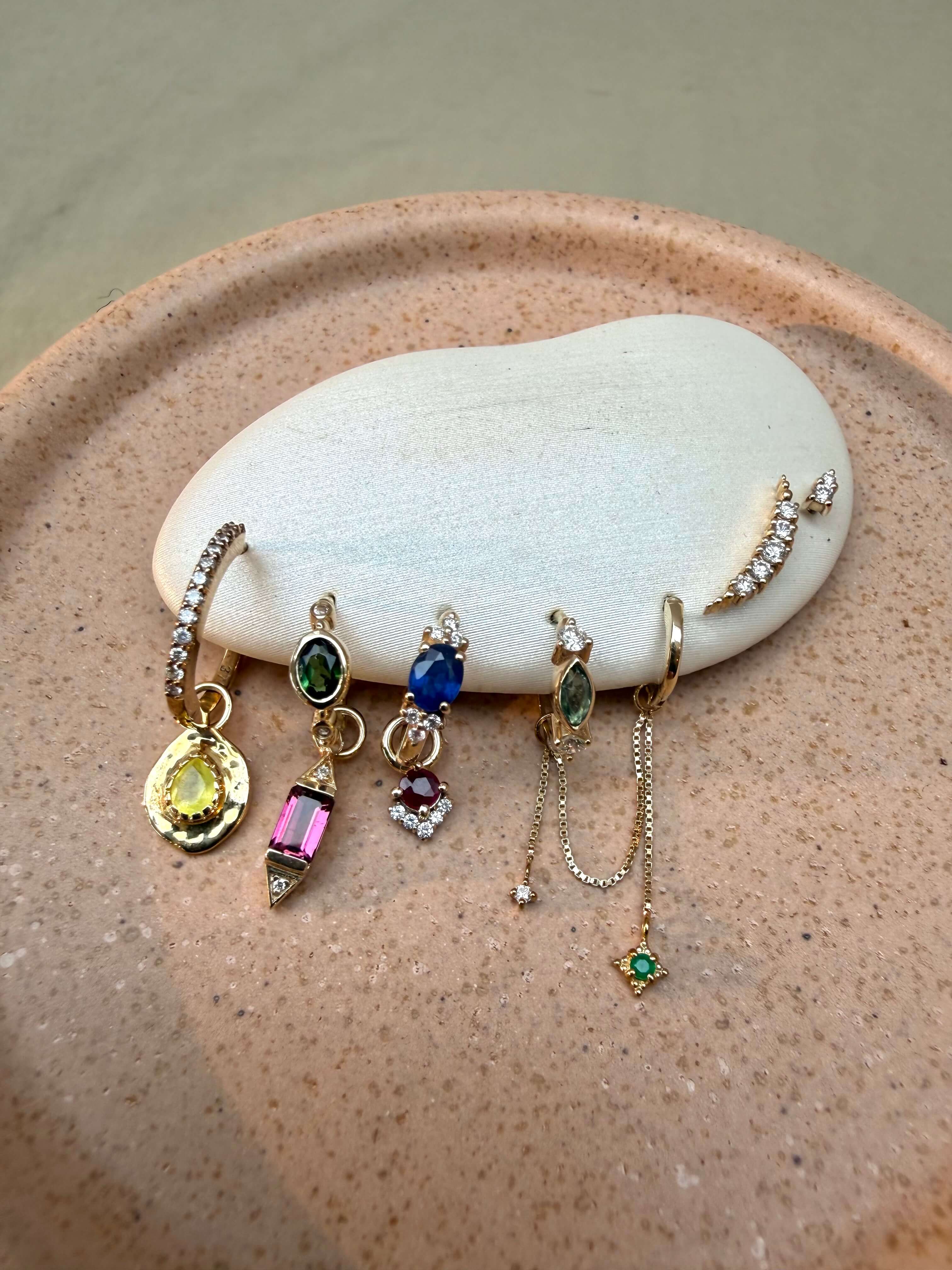 <p><small>NOW LIVE </small></p>SAMPLE SALE