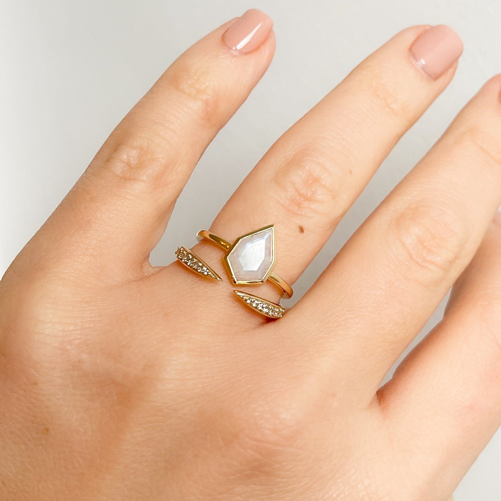 Moonstone Kite Ring 9k Gold