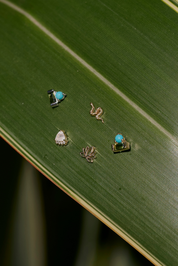 <p><small>new in </small></p>piercing flat back designs