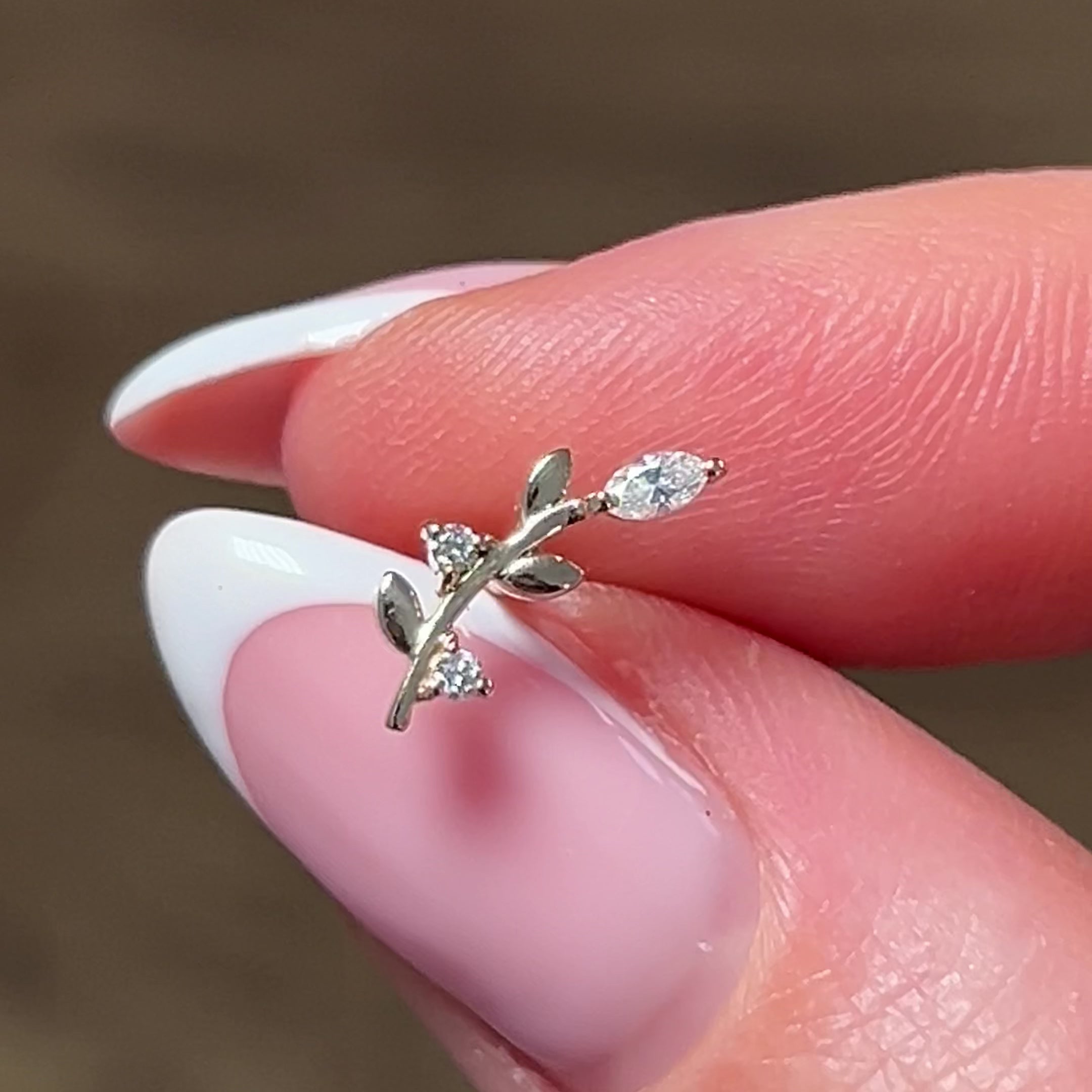 video of the Diamond Leaf Flat Back Earring 9k Gold