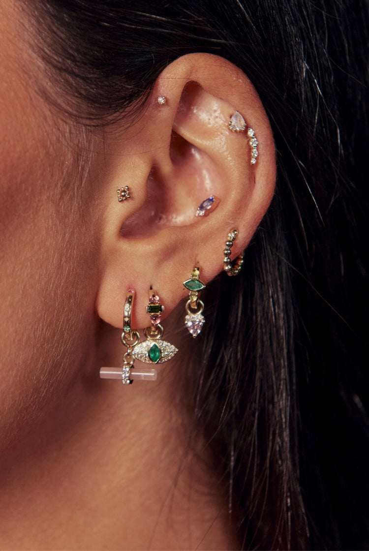 <p><small>new in </small></p>solid gold earrings