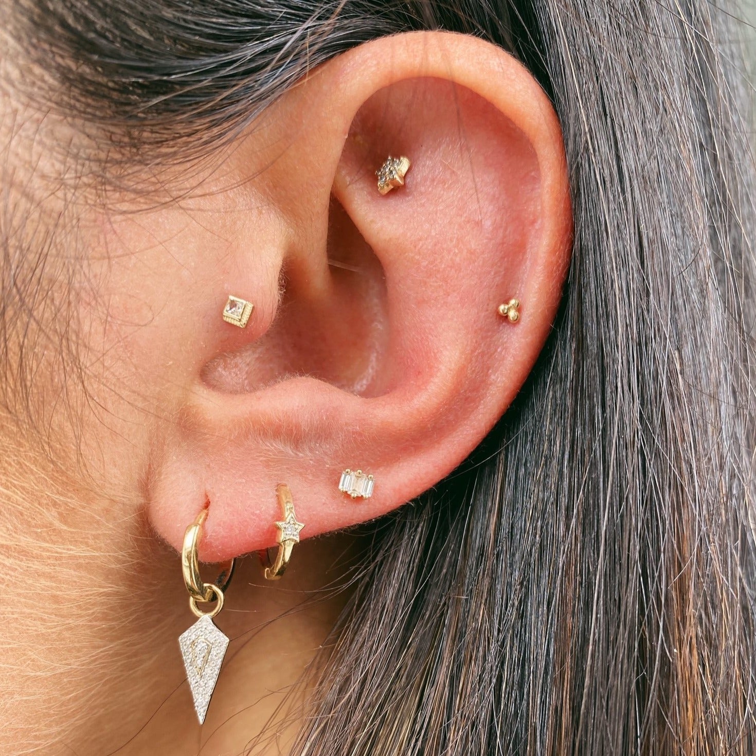 Trilogy Flat Back Earring 14k Gold