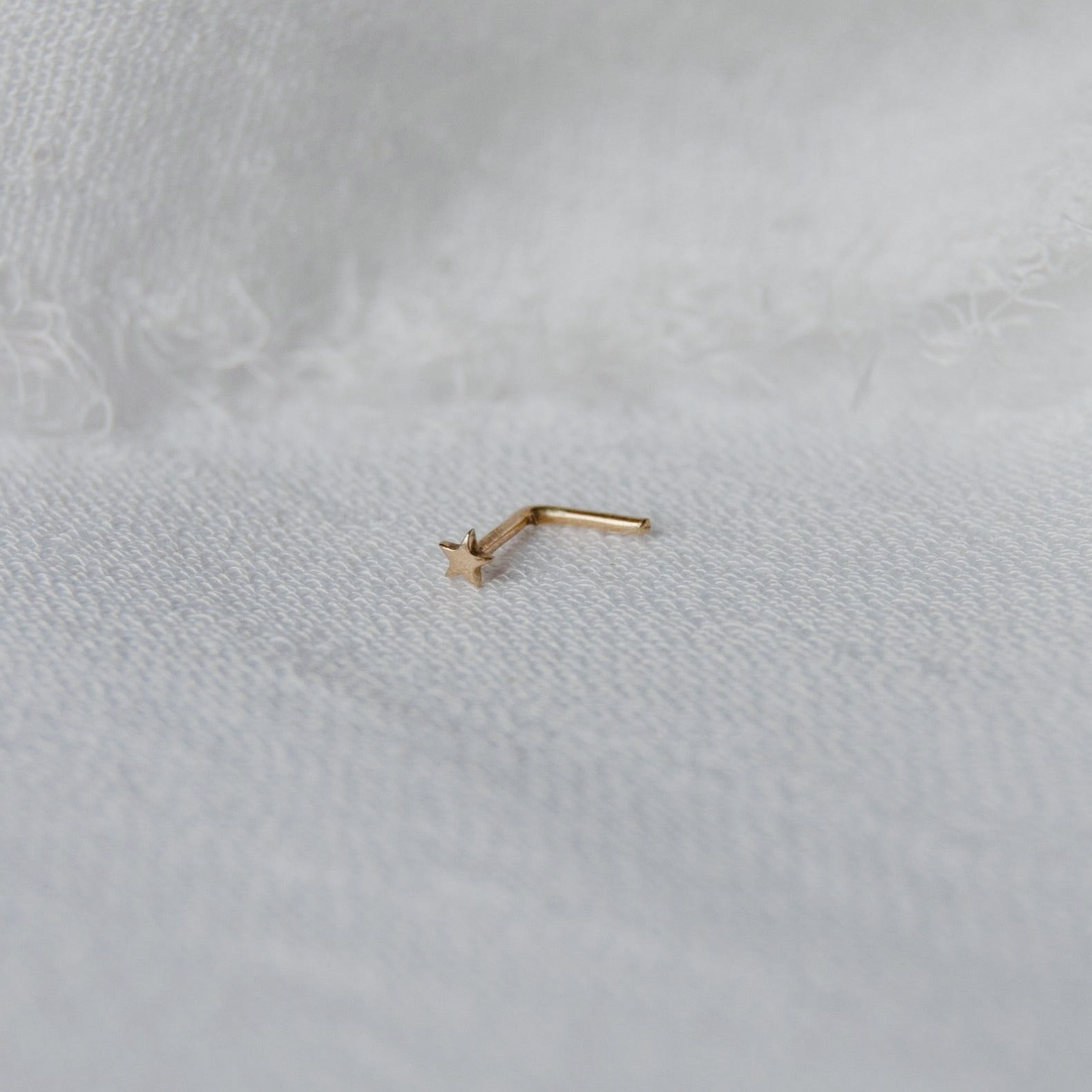 Star Nose Stud 9k Gold