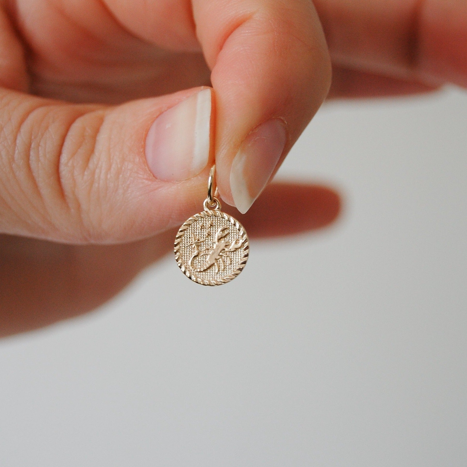 Zodiac Coin Pendant 9k Gold