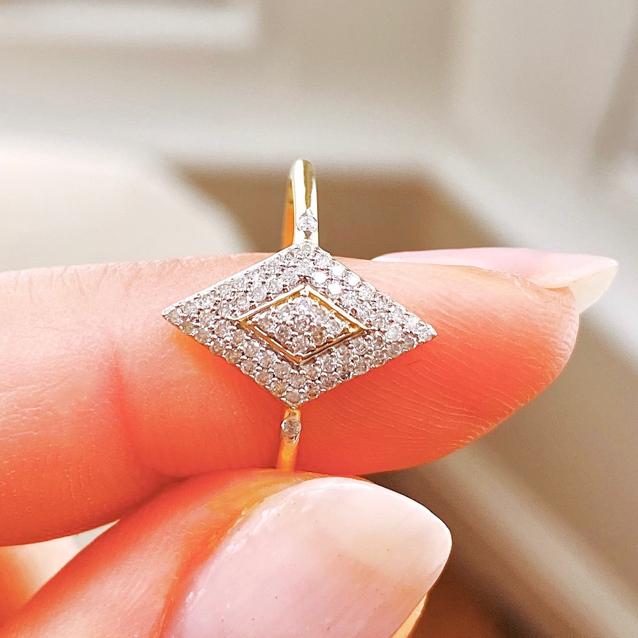 Close up of the super sparkling Diamond Pavé Ring 9k Gold
