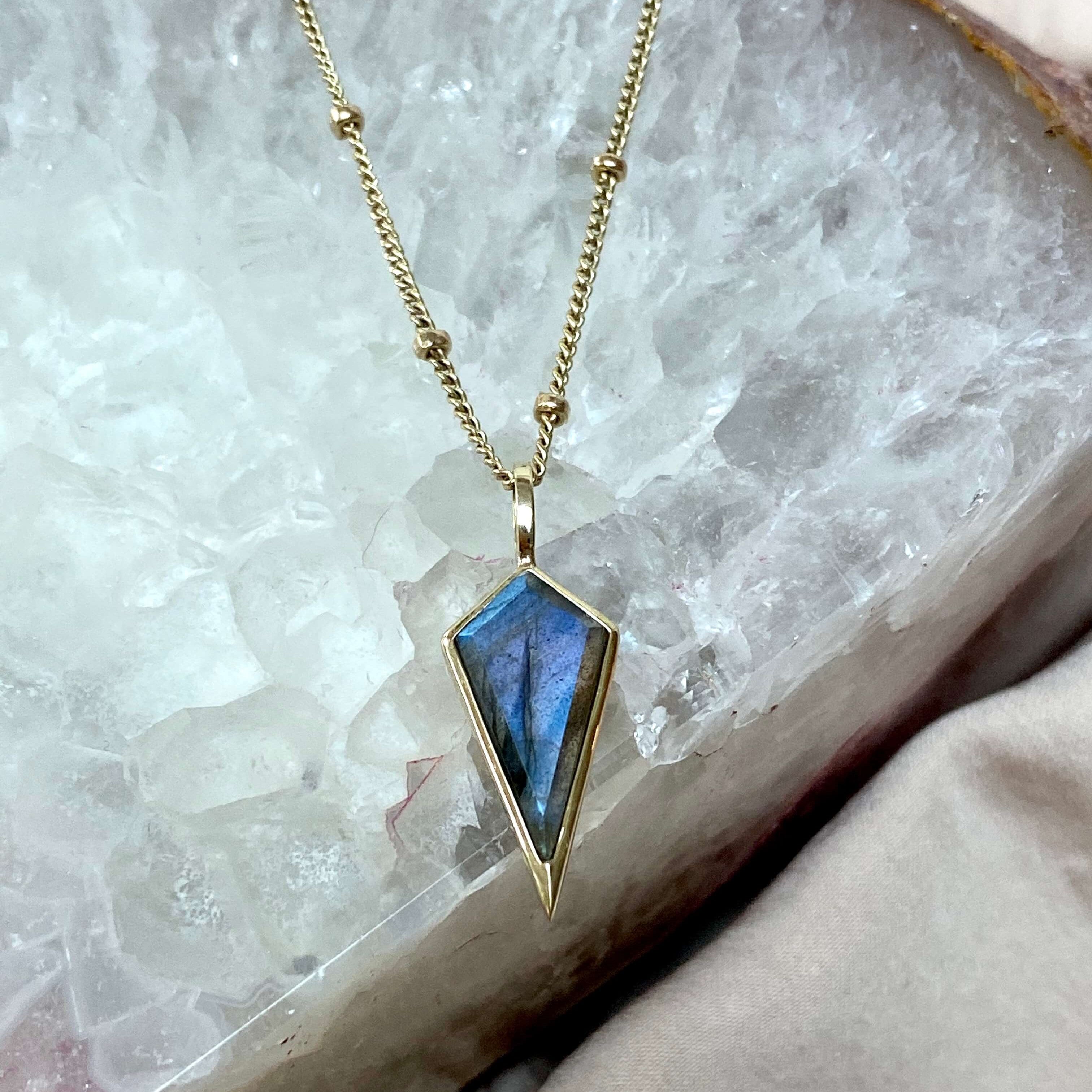 Labradorite Rhombus Pendant 9k Gold