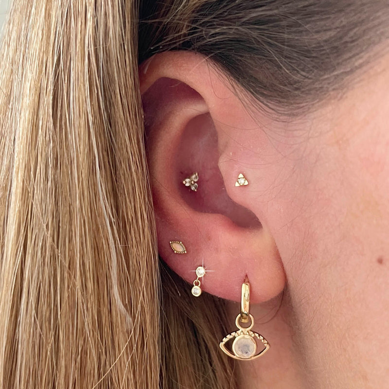 Ear stack with 5 different earrings